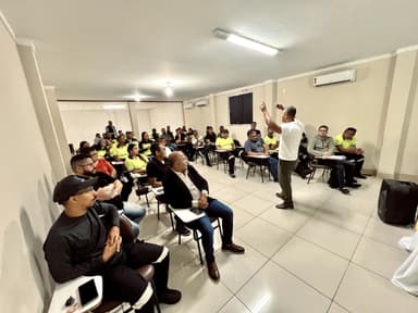 Imagem referente à notícia SMT em Treinamento